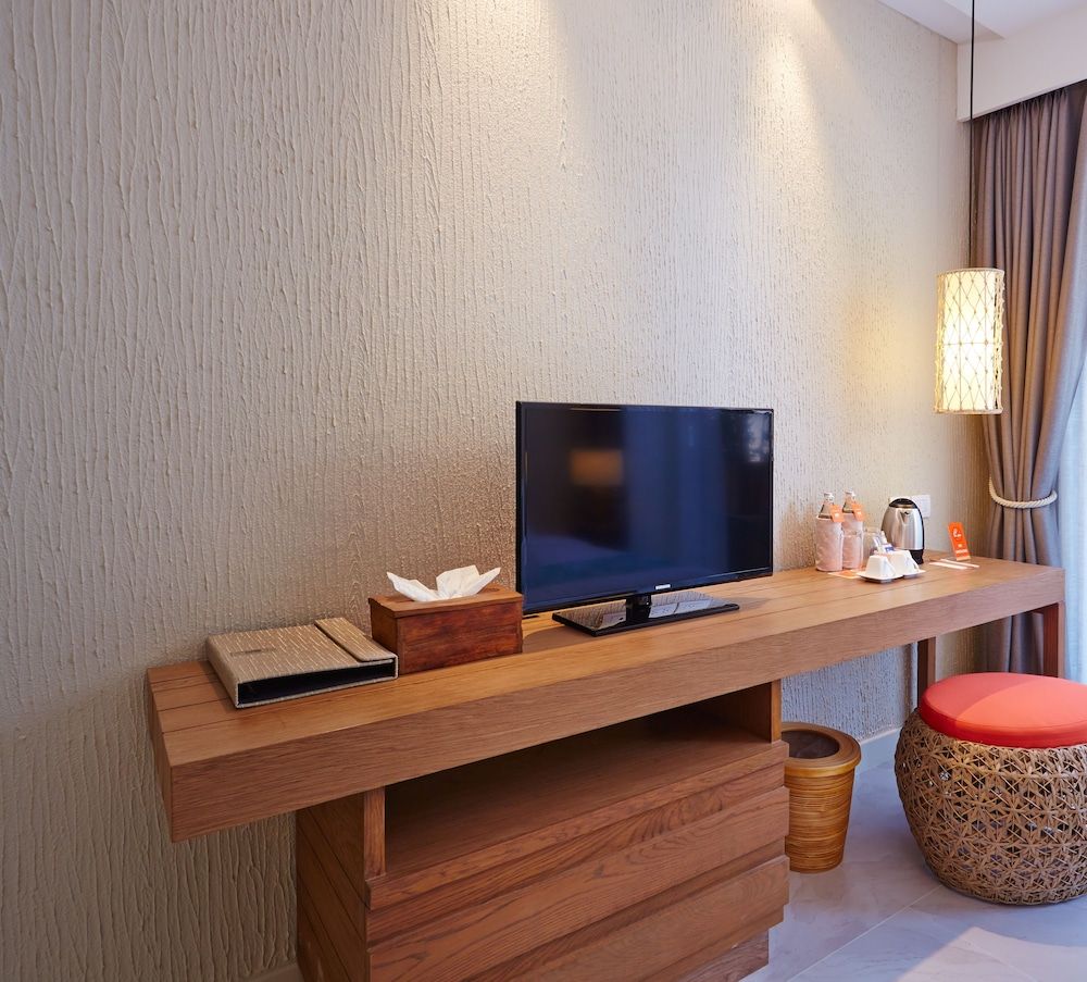 Bandara Beach Resort, Phuket Premier Room, Balcony, Sea View 13