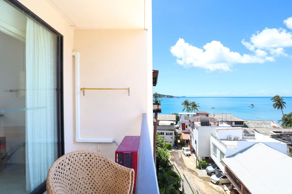 Bandara Beach Resort, Phuket Deluxe Room, Balcony, Partial Sea View 12