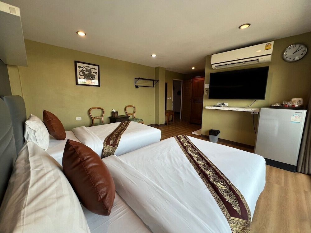 Phaphoom Boutique Standard Twin Room 5