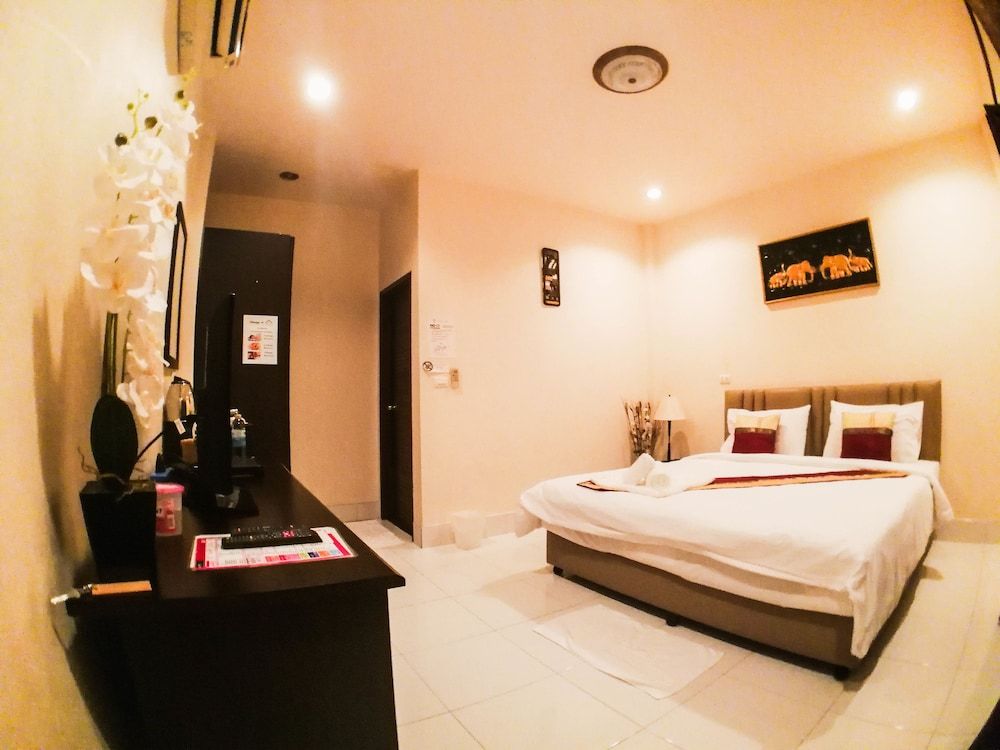 undefined Tanamas House 8