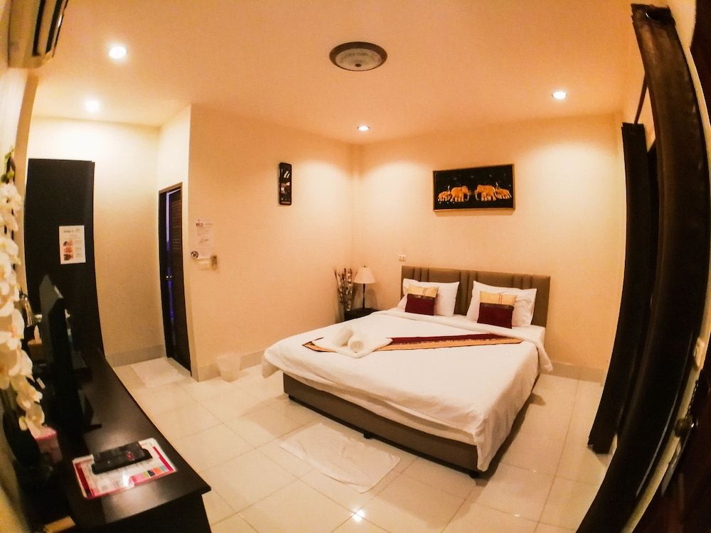 undefined Tanamas House 9