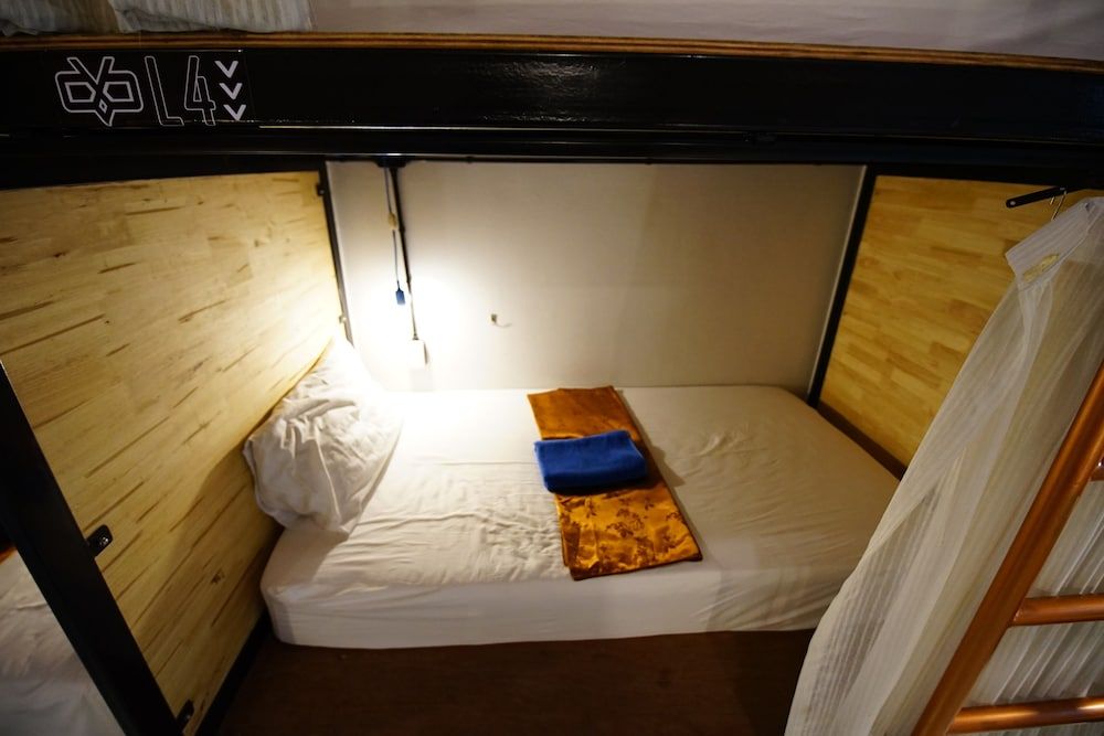 Sleep Owl Hostel Low Floor Bunk Bed Mix Dorm 4
