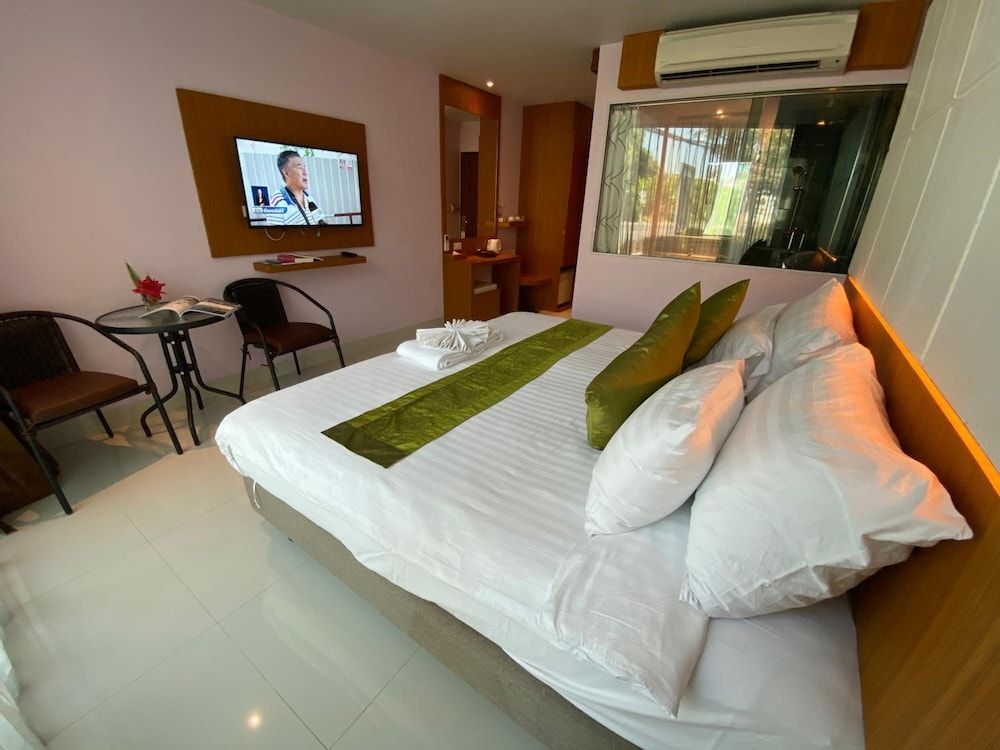 A Hotel Simply Standard Room 7