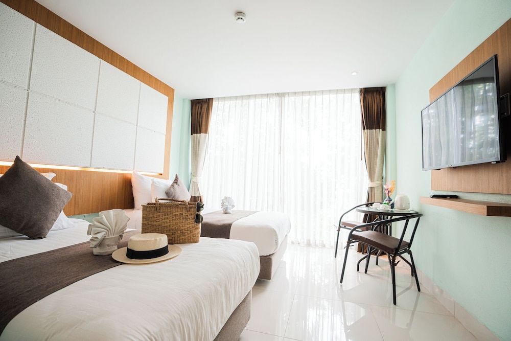 A Hotel Simply Standard Room 8