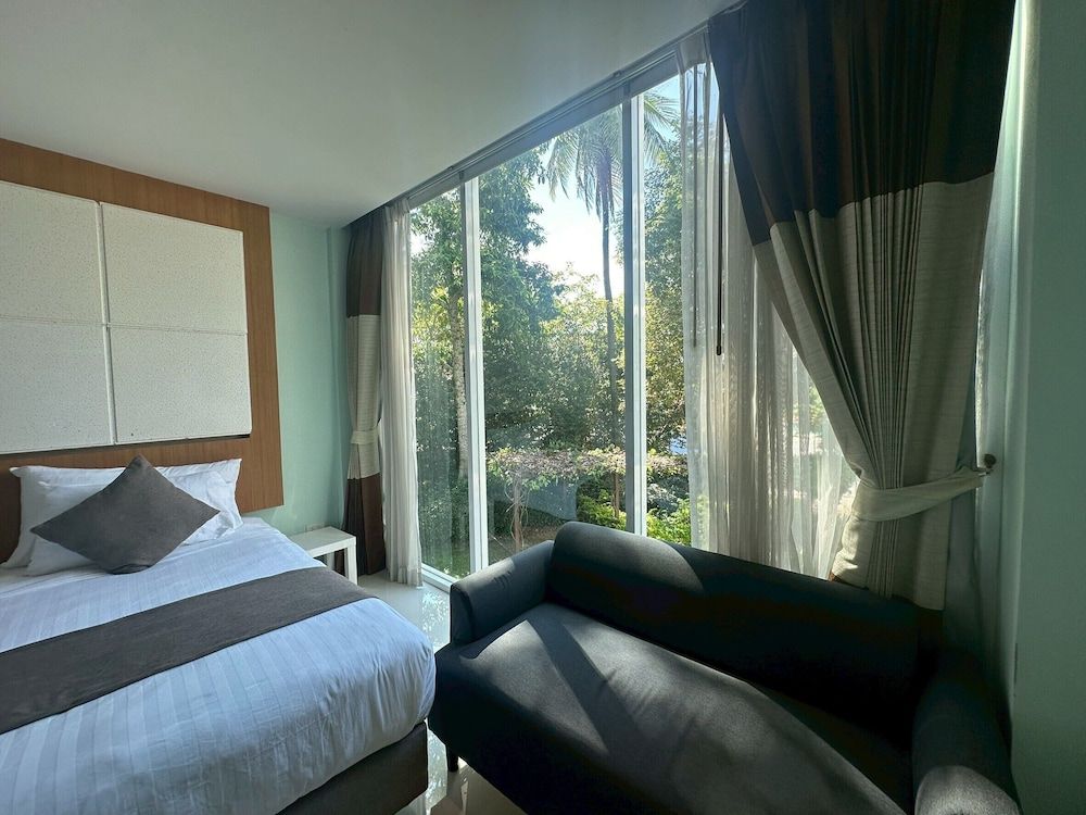 A Hotel Simply Standard Room 11