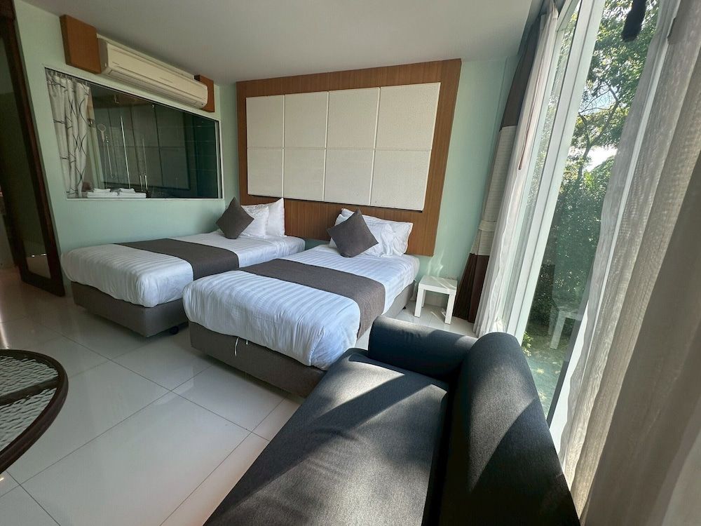 A Hotel Simply Standard Room 5