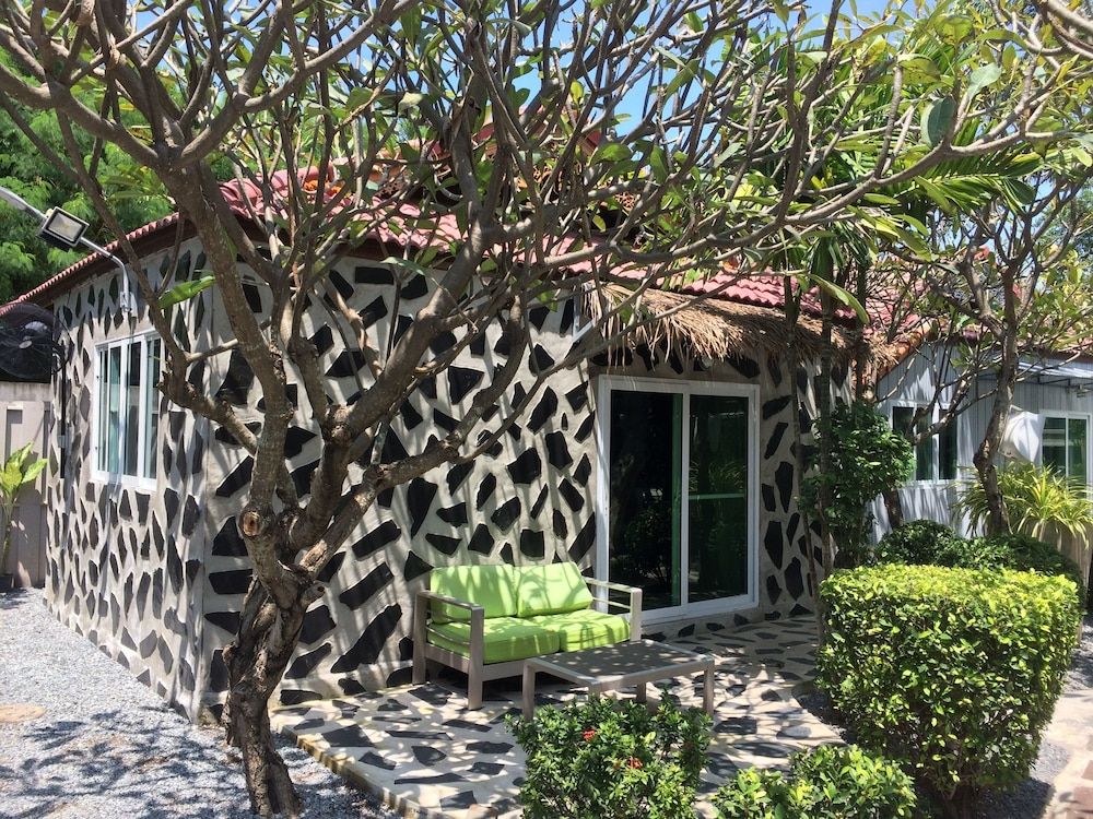 undefined Momento Resort 6