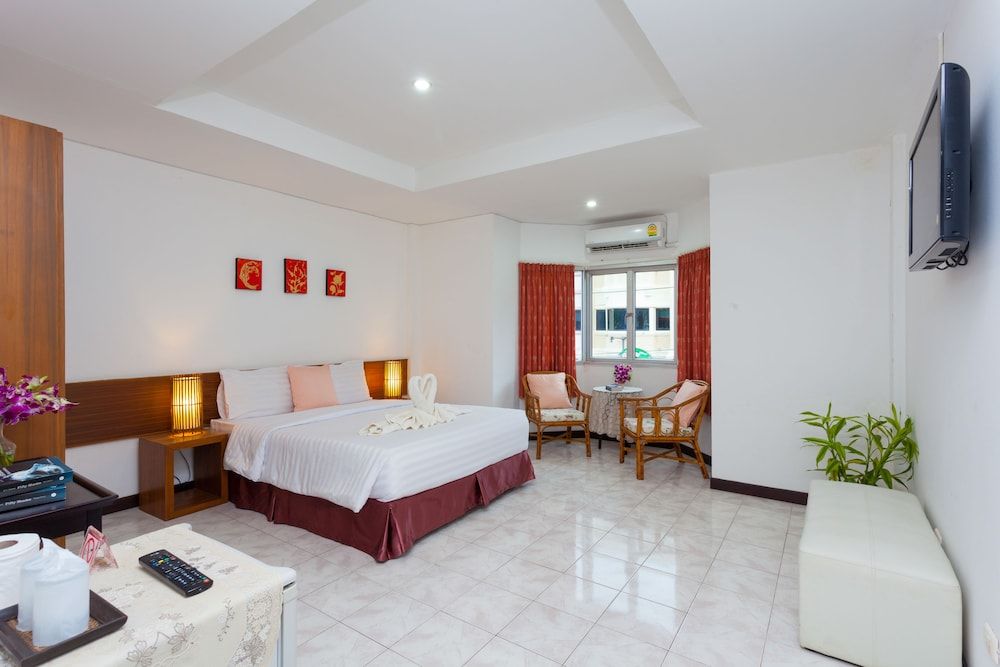 undefined Karon Sunshine Guesthouse & Bar 2