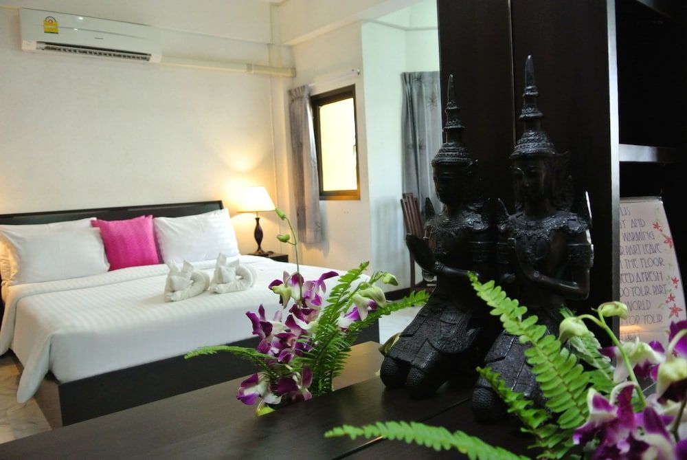 Karon Sunshine Guesthouse & Bar Superior Room, Non Smoking 14