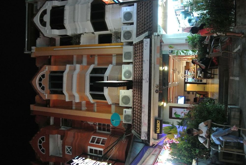 undefined Karon Sunshine Guesthouse & Bar 4