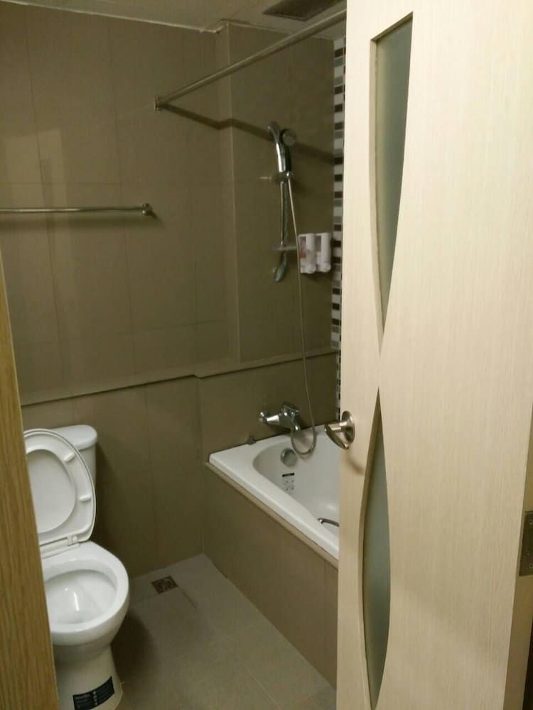 The Pacific Cool Chic Cool Room B 30