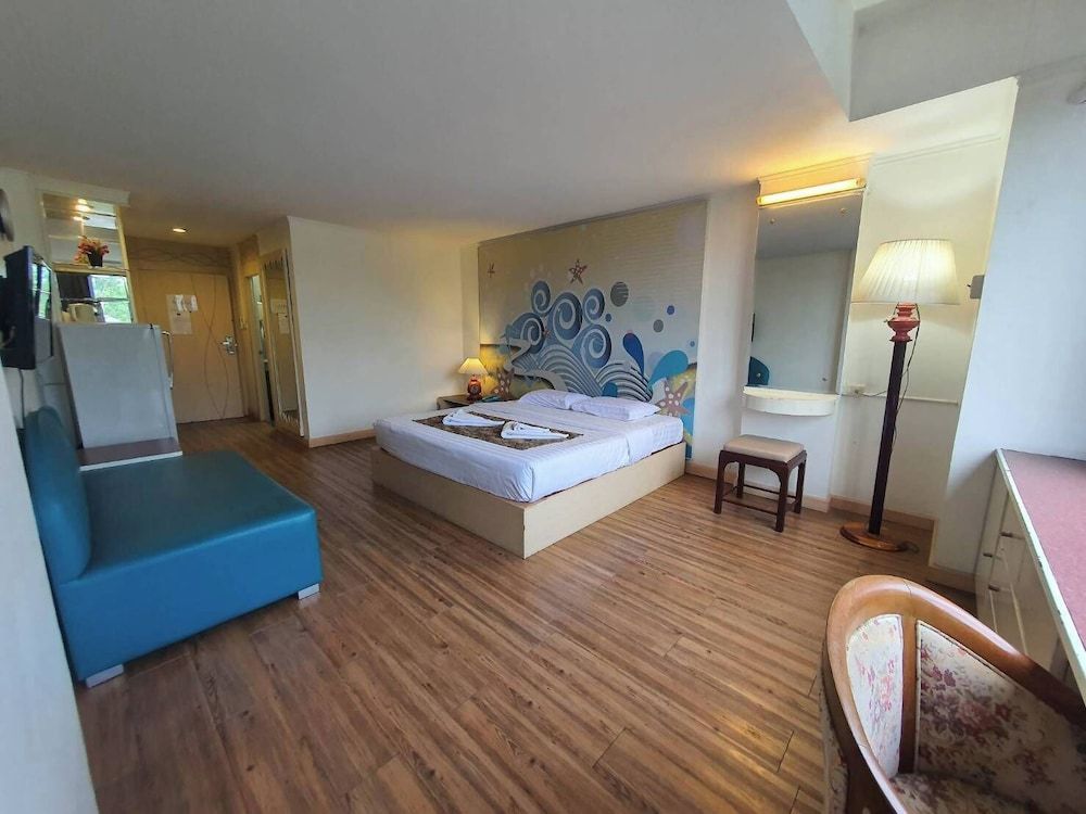 The Pacific Cool Chic Cool Room B 17