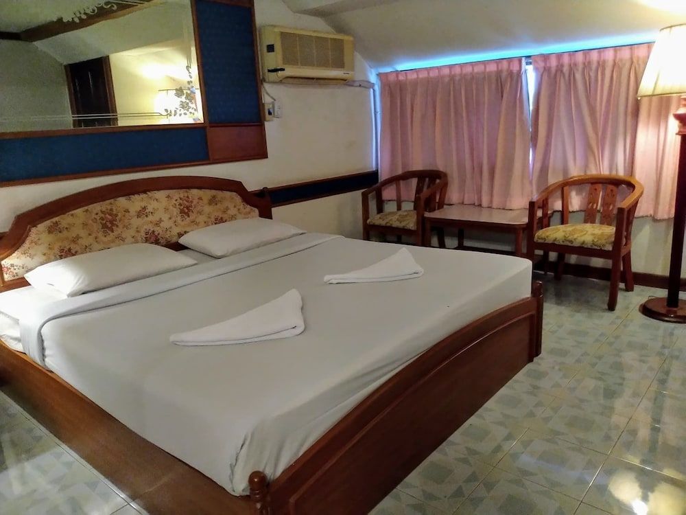 undefined The Pacific Cool Chic 9