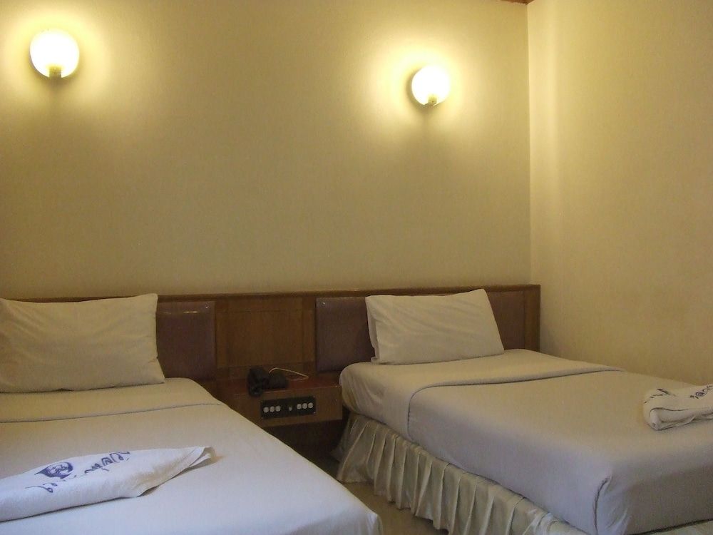 Phuluang Hotel Standard Twin Room 3