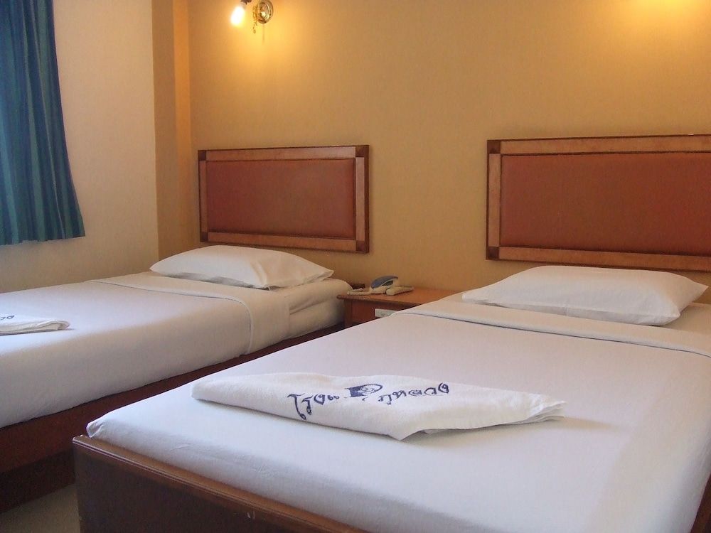 Phuluang Hotel Budget Twin Room 2