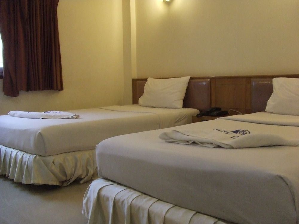 Phuluang Hotel Standard Twin Room