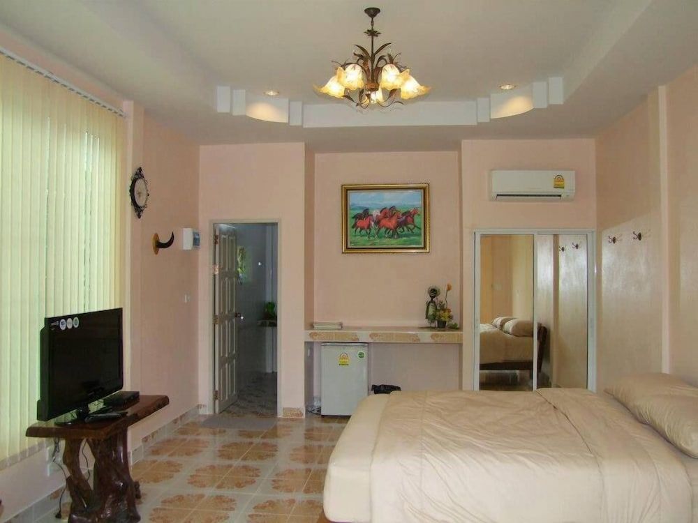 Punpisa Resort Deluxe Room