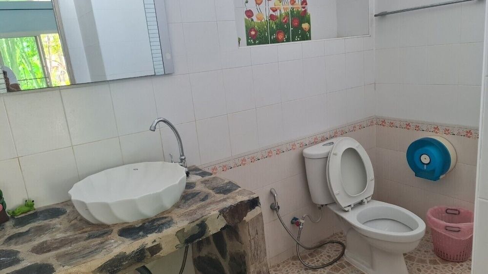 Punpisa Resort Deluxe Room 2