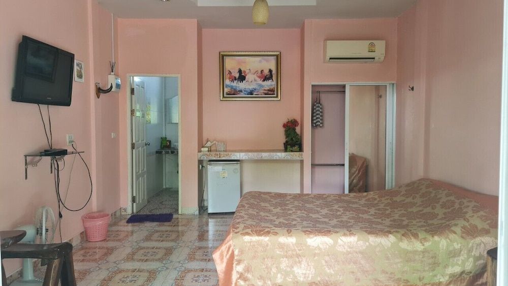 Punpisa Resort Deluxe Room 3