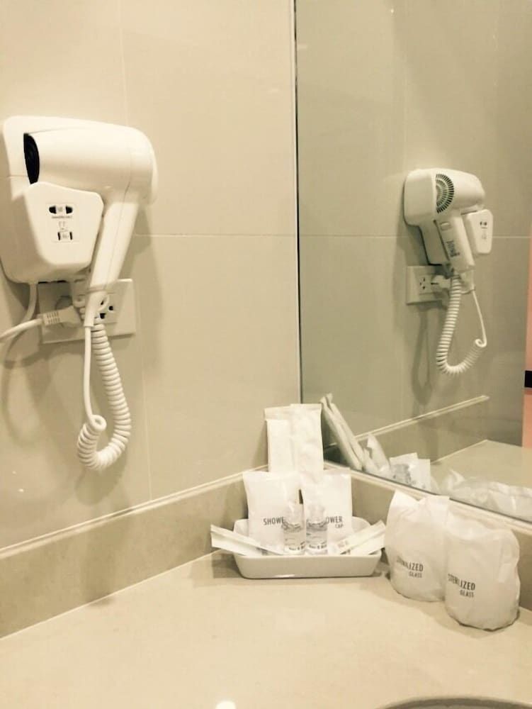 Som O House Hotel Deluxe Room 9