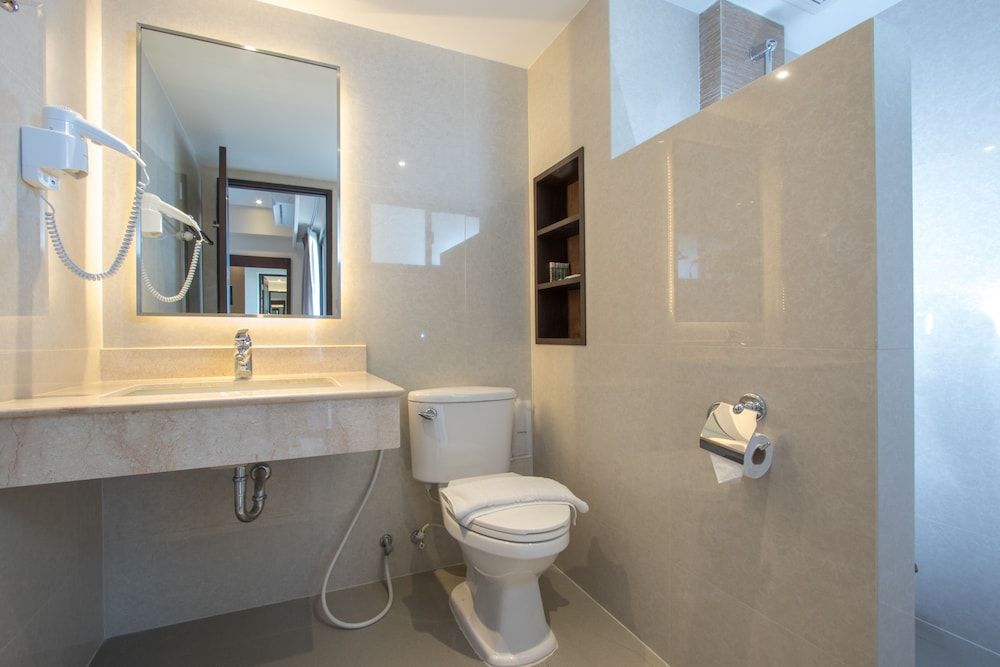 Chateau de Sukhumvit Deluxe Double or Twin Room 13