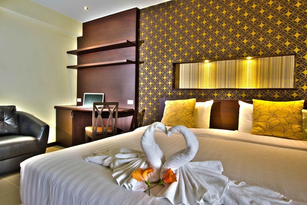 Chateau de Sukhumvit Deluxe Double or Twin Room 2