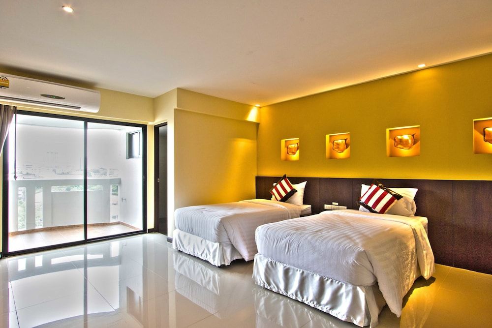 Chateau de Sukhumvit Deluxe Double or Twin Room 4