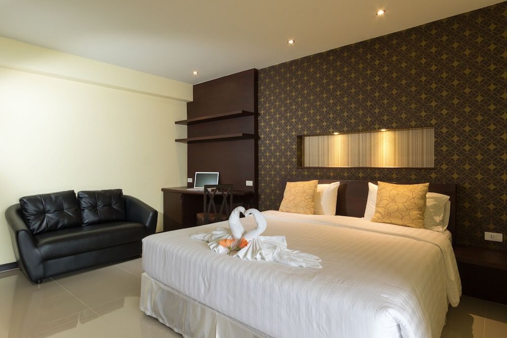 Chateau de Sukhumvit Deluxe Double or Twin Room 9
