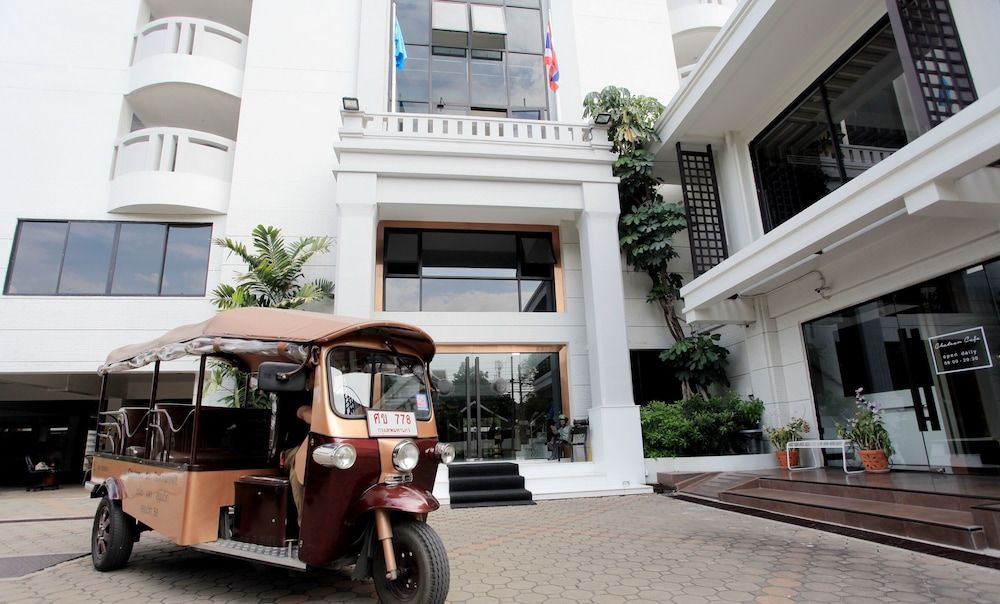 undefined Chateau de Sukhumvit 6