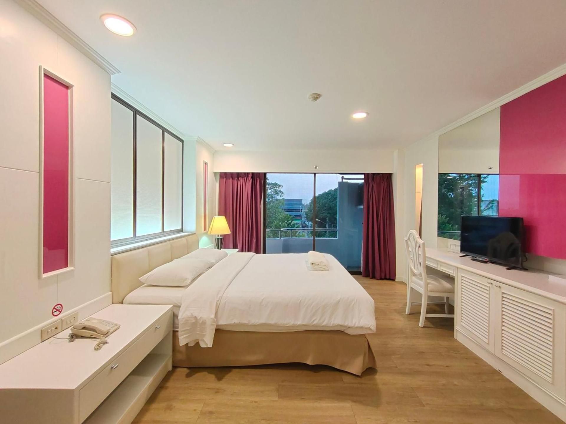 undefined Ebina House 6