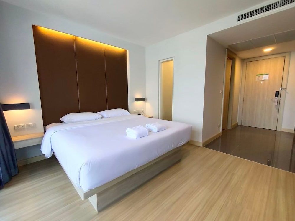 undefined Ebina House 3