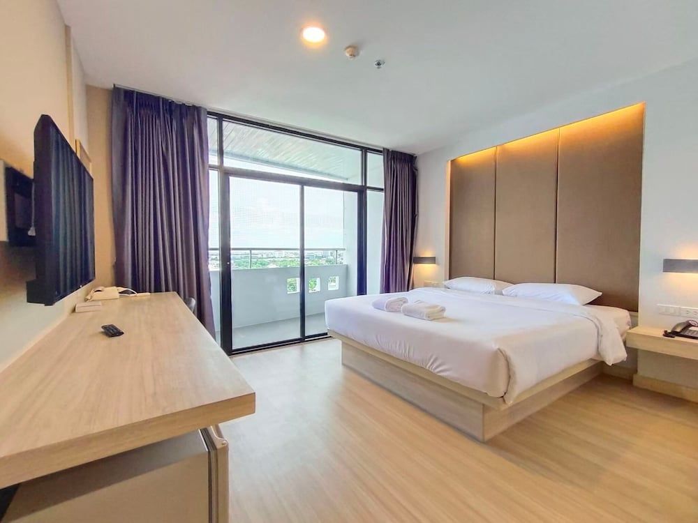 undefined Ebina House 7