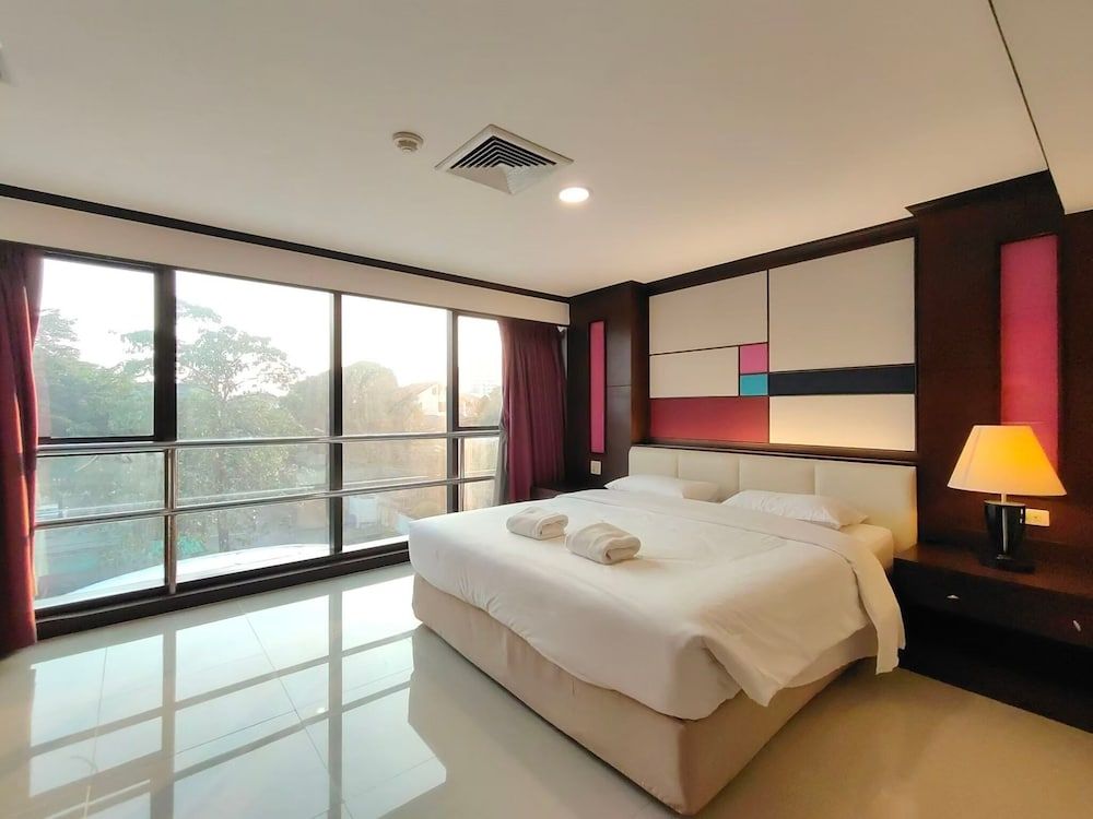 undefined Ebina House 3