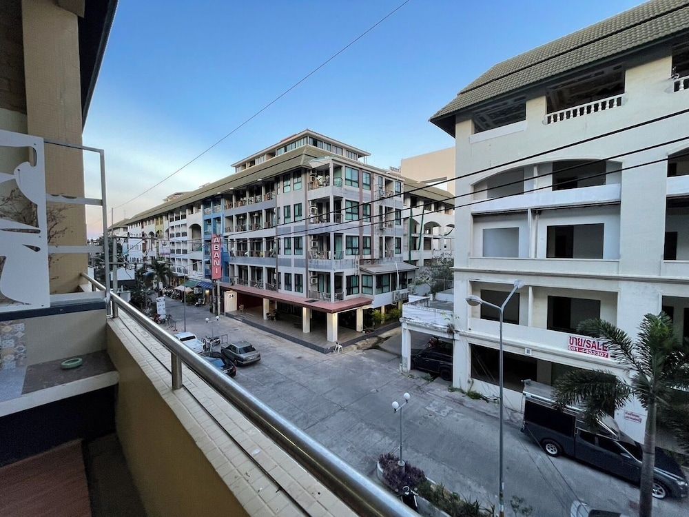 undefined OYO 75486 Anna Residence Jomtien 8