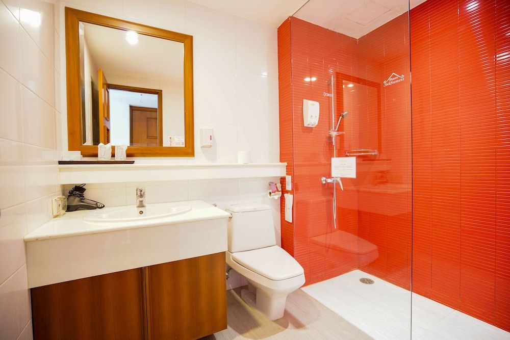 Baan Sukhumvit Soi 18 Superior Twin Room 6