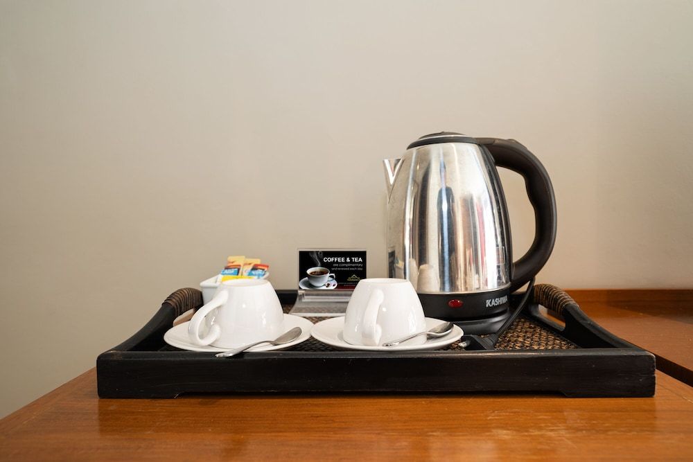 Baan Sukhumvit Soi 18 Superior Twin Room 8