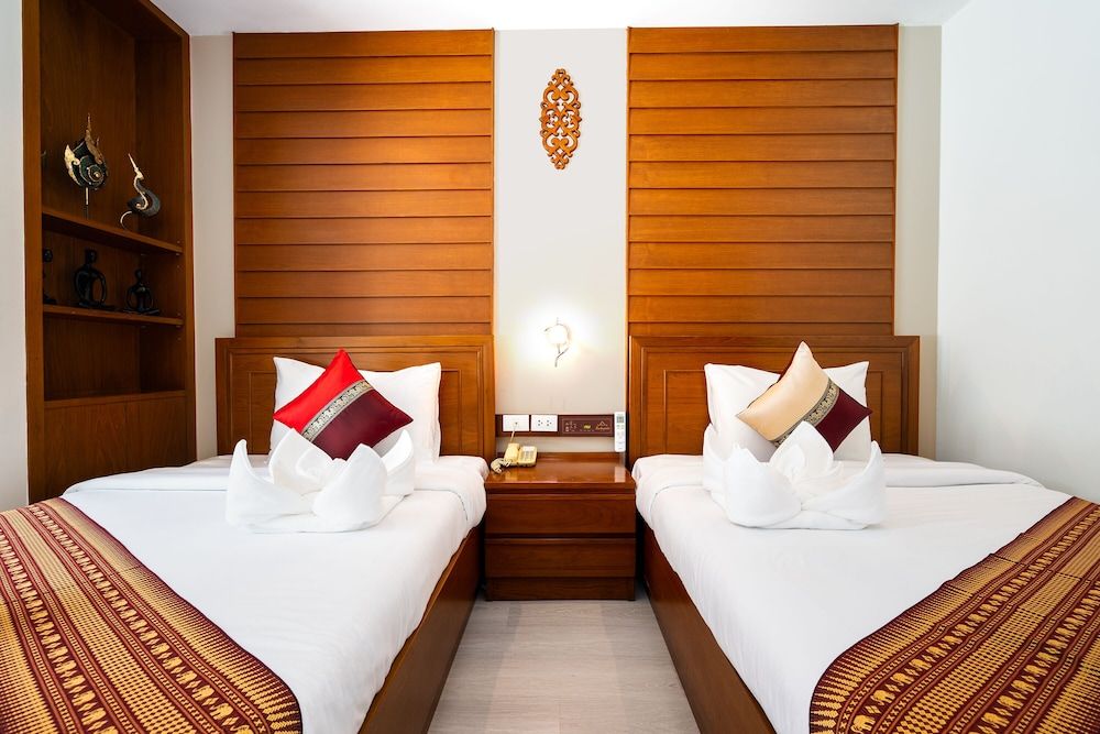 Baan Sukhumvit Soi 18 Superior Twin Room 2