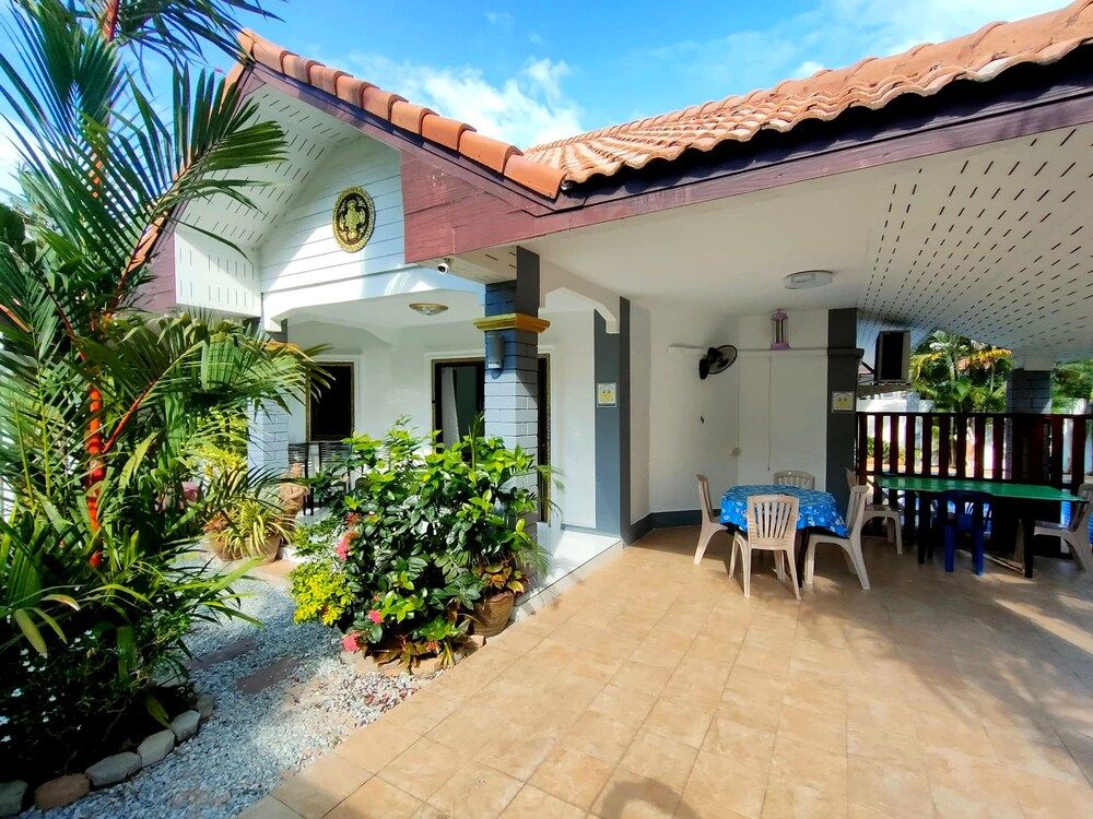 undefined Corner Villa - Pattaya holiday House Walking Street 5