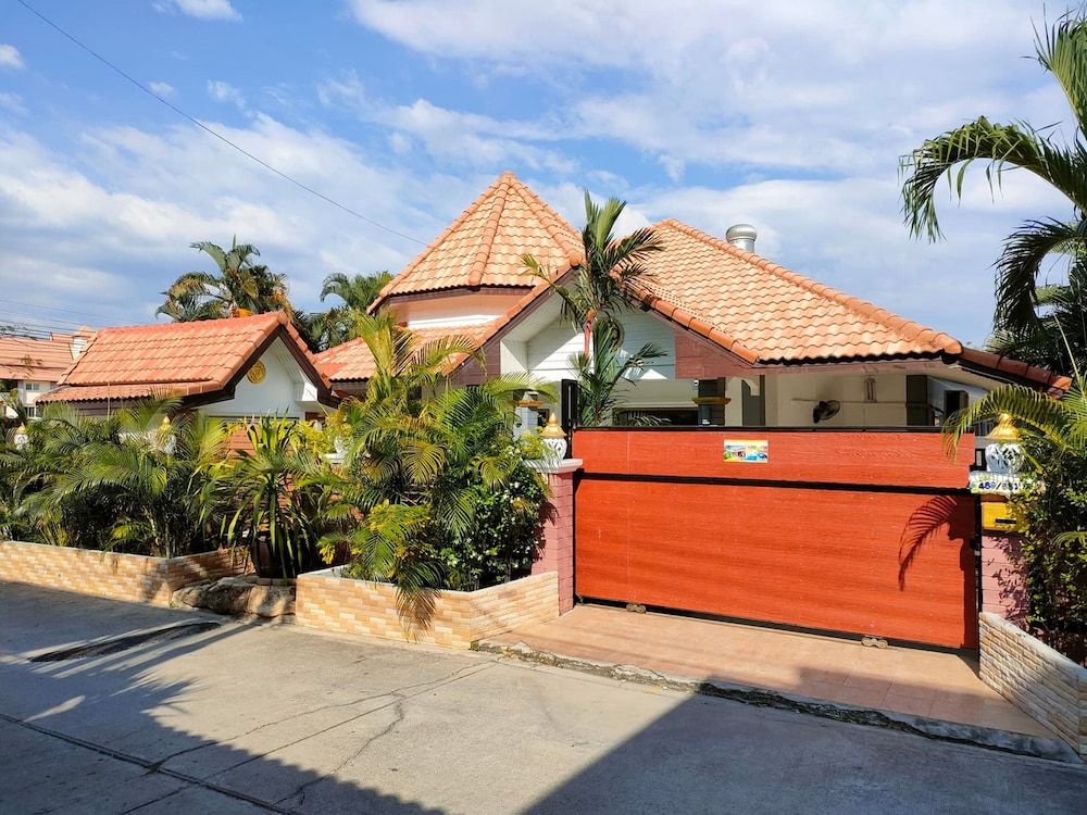 undefined Corner Villa - Pattaya holiday House Walking Street 3