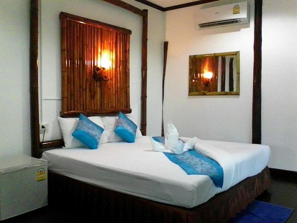 Deluxe room pool view (Air-Condition)