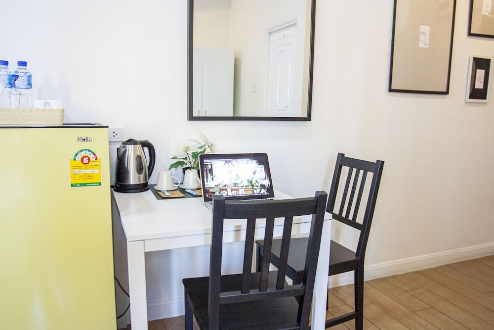 26 Bed and Coffee Deluxe Studio, 1 Queen Bed, Corner 12