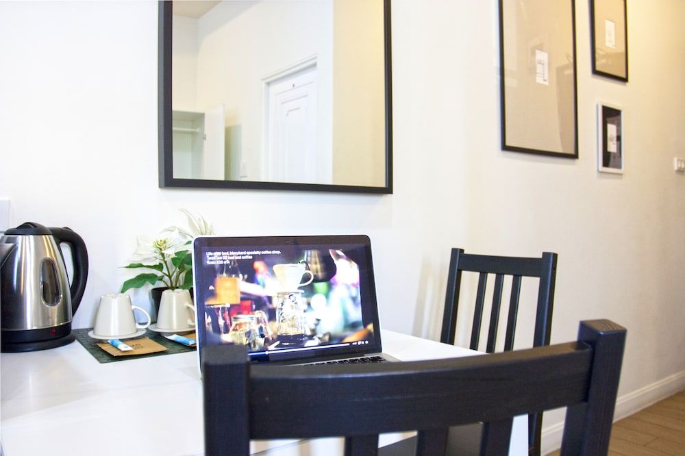 26 Bed and Coffee Deluxe Studio, 1 Queen Bed, Corner 16