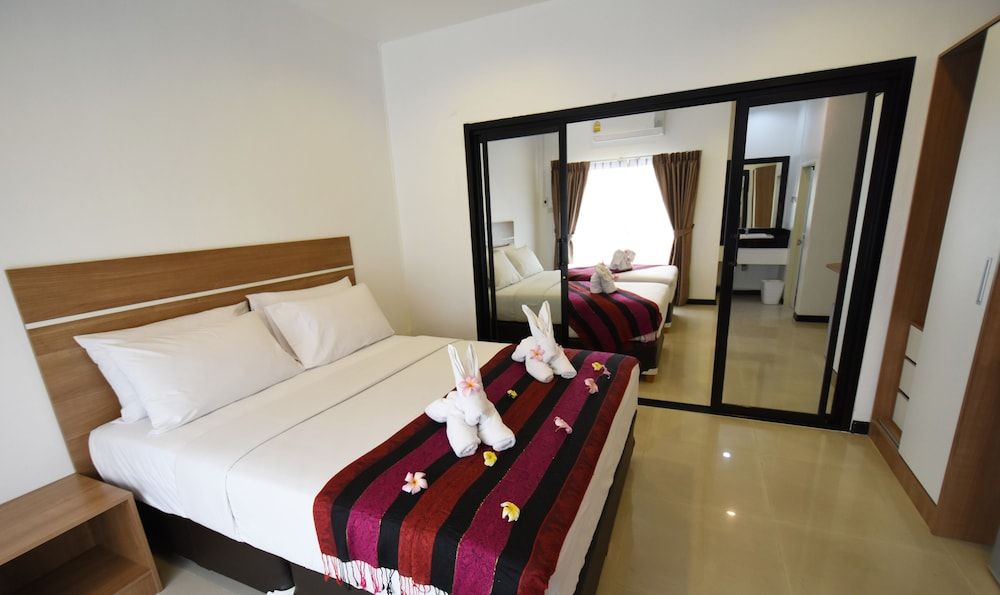 Basaya Laemchabang Superior Room 6