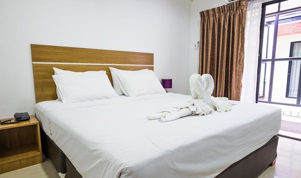 Basaya Laemchabang Superior Room 4