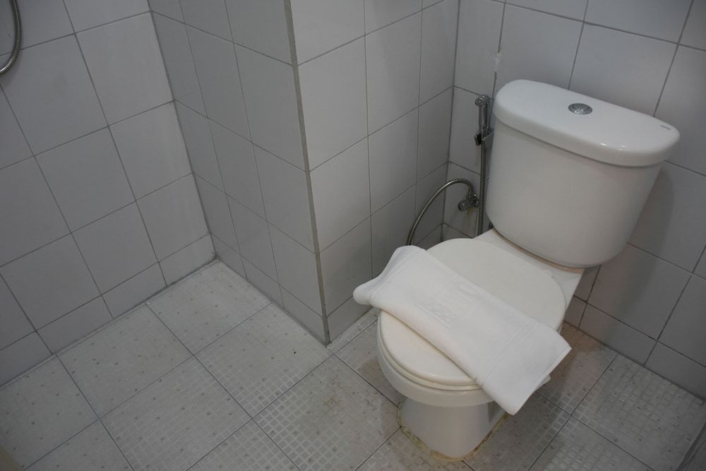 Basaya Laemchabang Superior Room 10