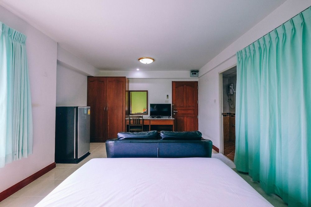 undefined Golden House at Onnut Station 8