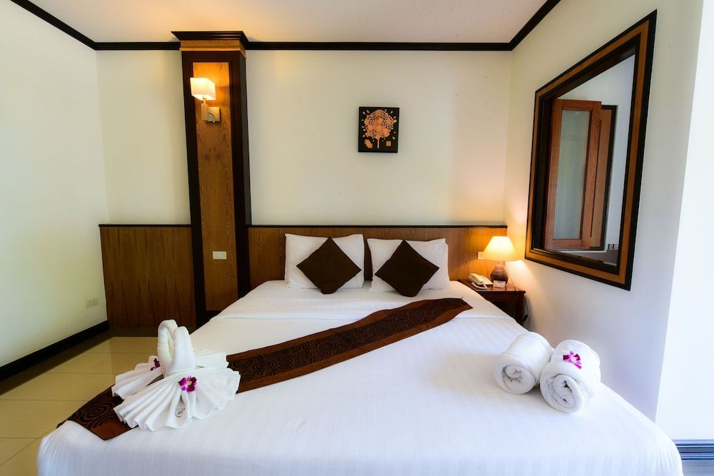 Rapeepan Ville Deluxe Double Room 2