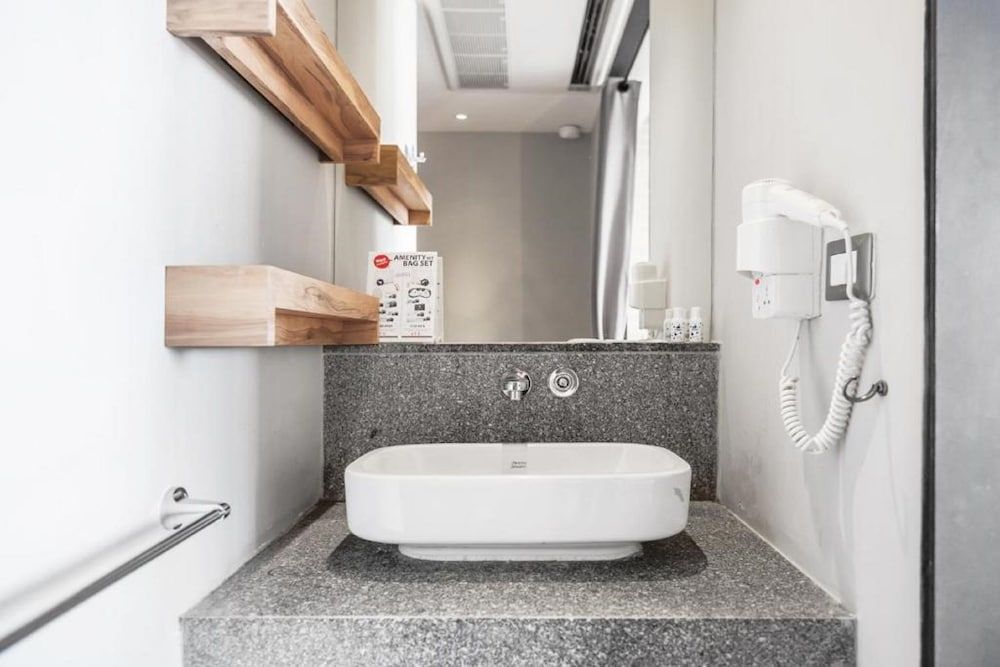 Kokotel Bangkok Surawong Koko Couple (Double-Queen Bed) 4