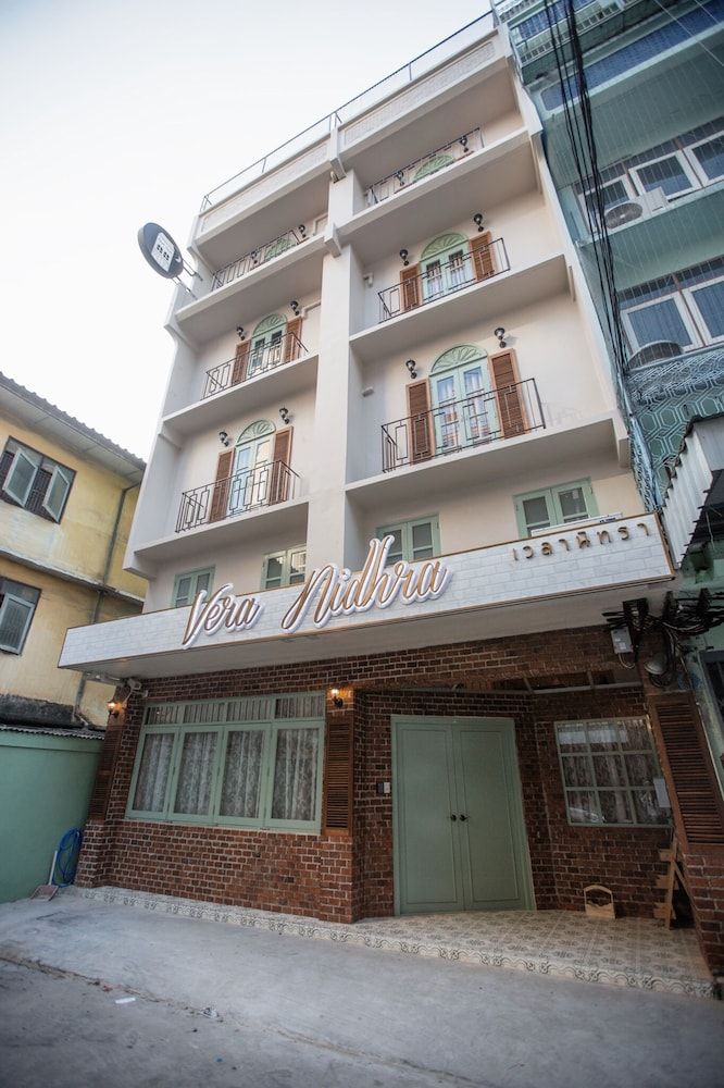 undefined Vera Nidhra - Self check-in after 7pm 2