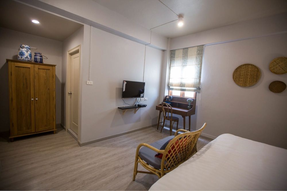 Vera Nidhra - Self check-in after 7pm Deluxe Double Room 9